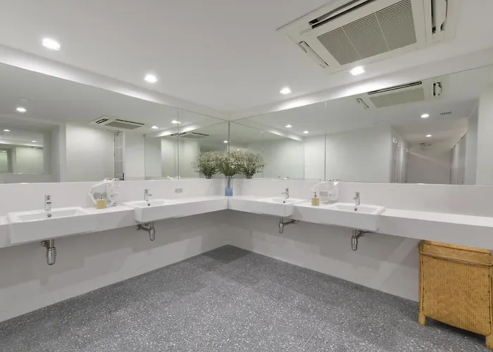 Tiang Capsule Albergue *