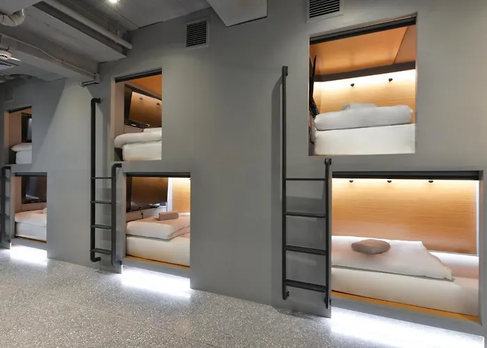 Tiang Capsule Albergue Banguecoque