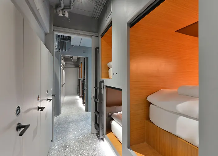 Tiang Capsule Albergue Banguecoque